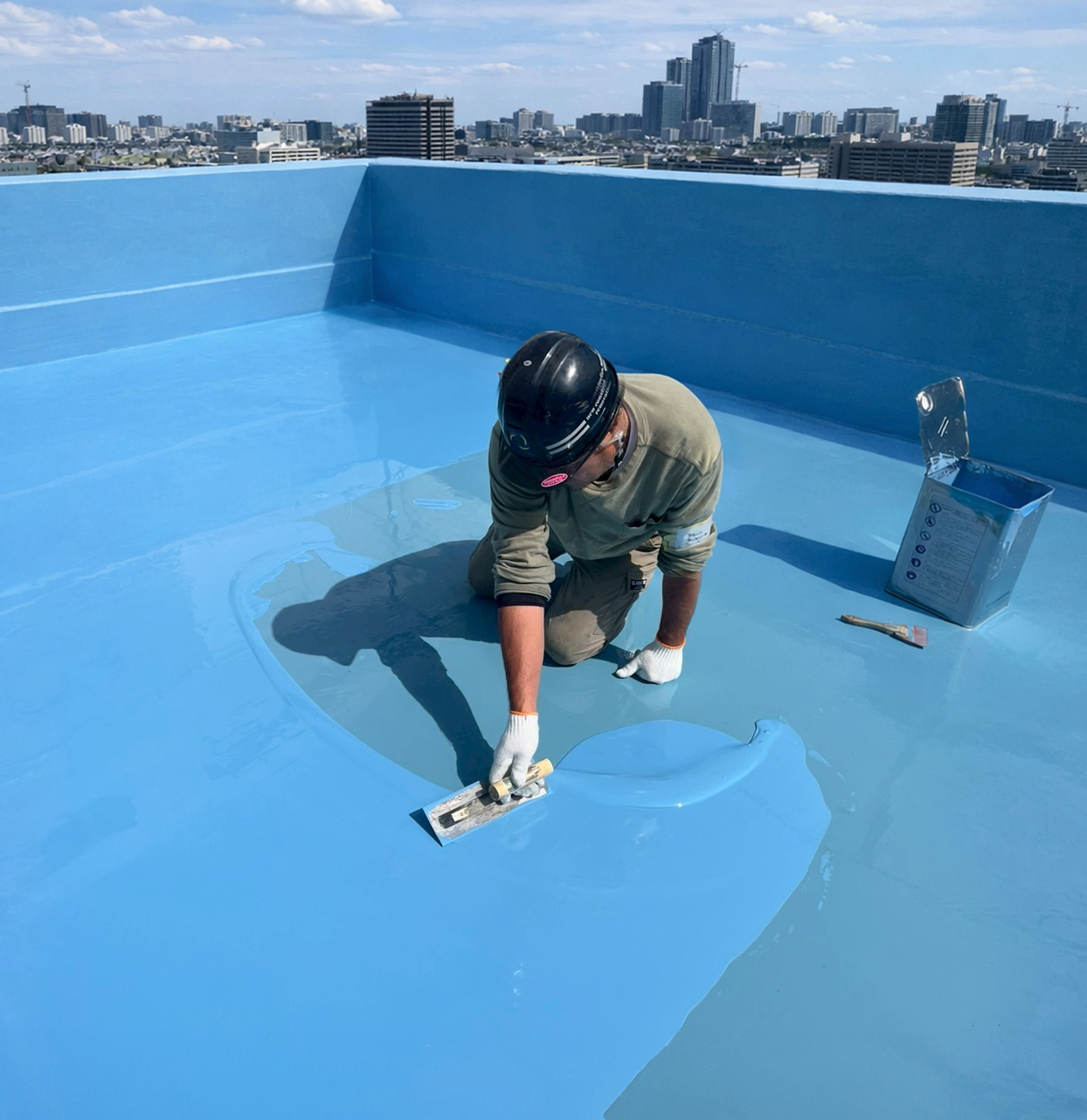 防水工事の施工風景